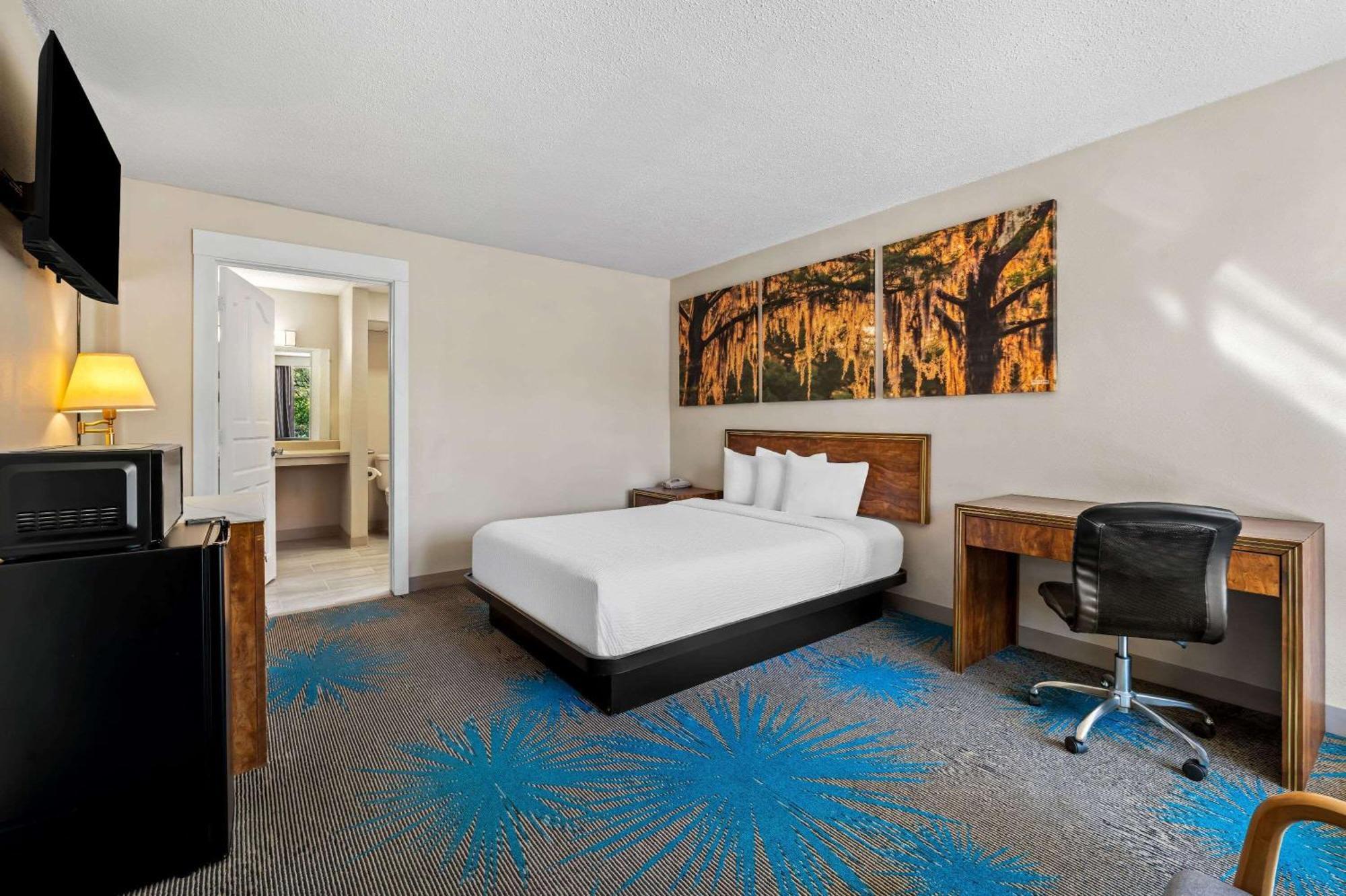 Days Inn By Wyndham Dubuque Eksteriør bilde